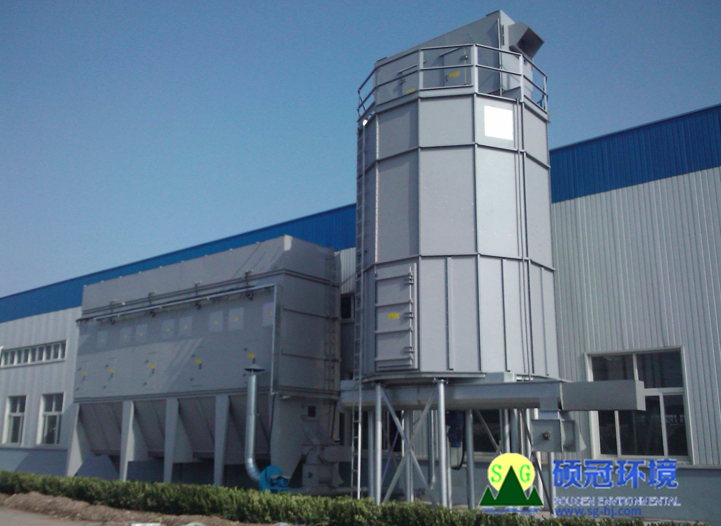 Industrial dust collector